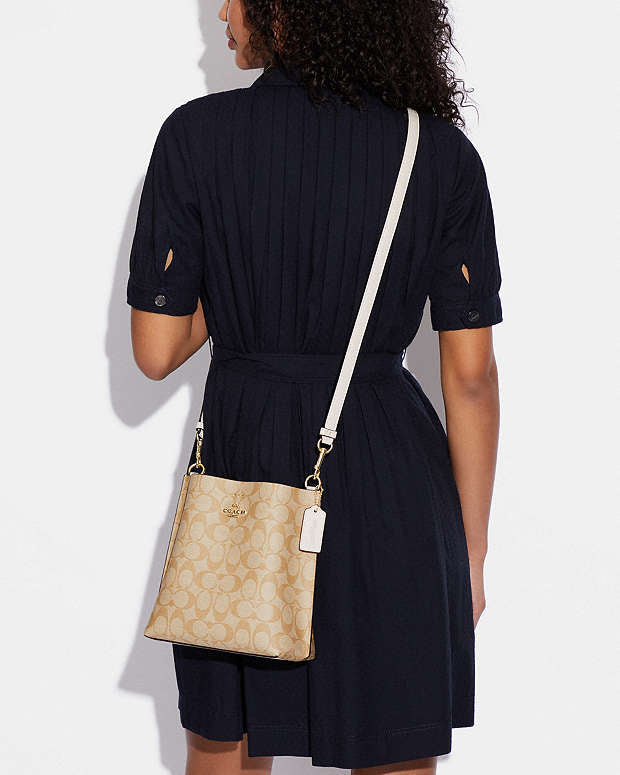 Coach Mollie 22 Bucket Bag gold