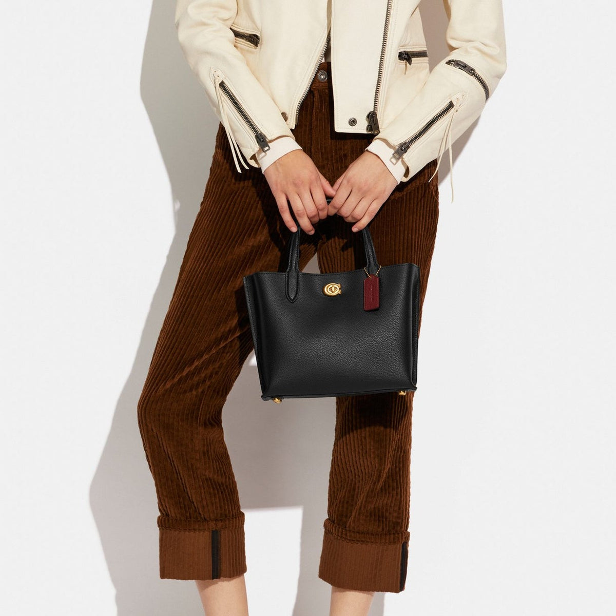 COACH WILLOW TOTE 24 IN COLORBLOCK