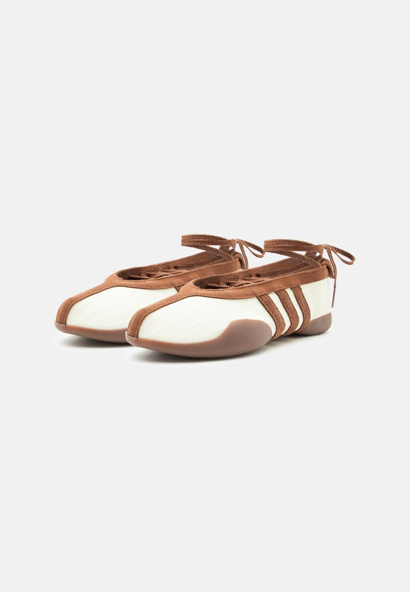 TAEKWONDO MEI BALLET W - Ankle strap ballet pumps - cream white/preloved brown/gold-coloured metallic size 38