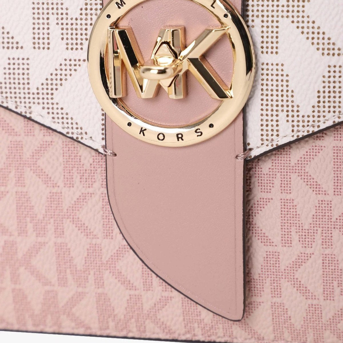 Micheal Kors Crossbody Bag with Chain in Pink