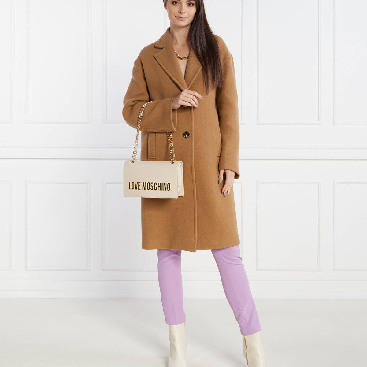 Love Moschino Shoulder Bag in Off White