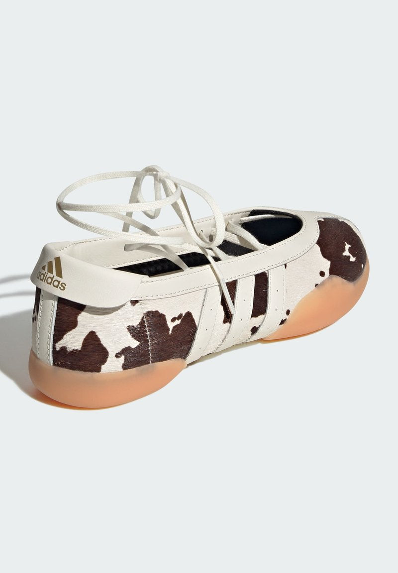 Adidas TAEKWONDO MEI BALLERINA - Ankle cuff ballet pumps - aurora coffee ftwr white gum size 38