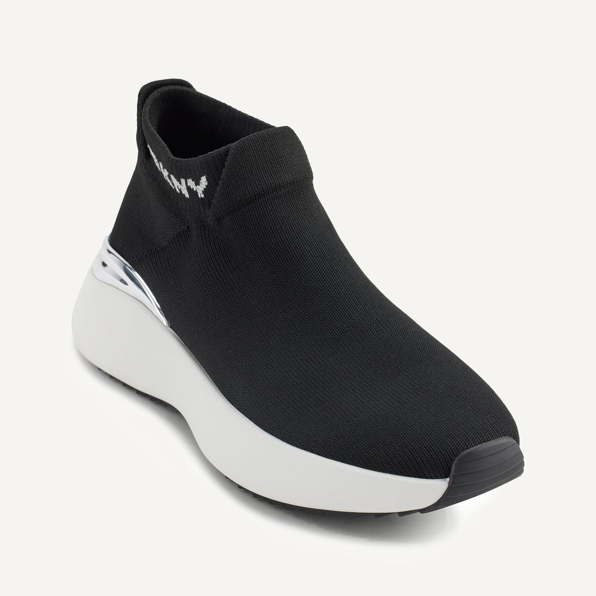DKNY ZHAVIA SLIP ON SNEAKER 8M